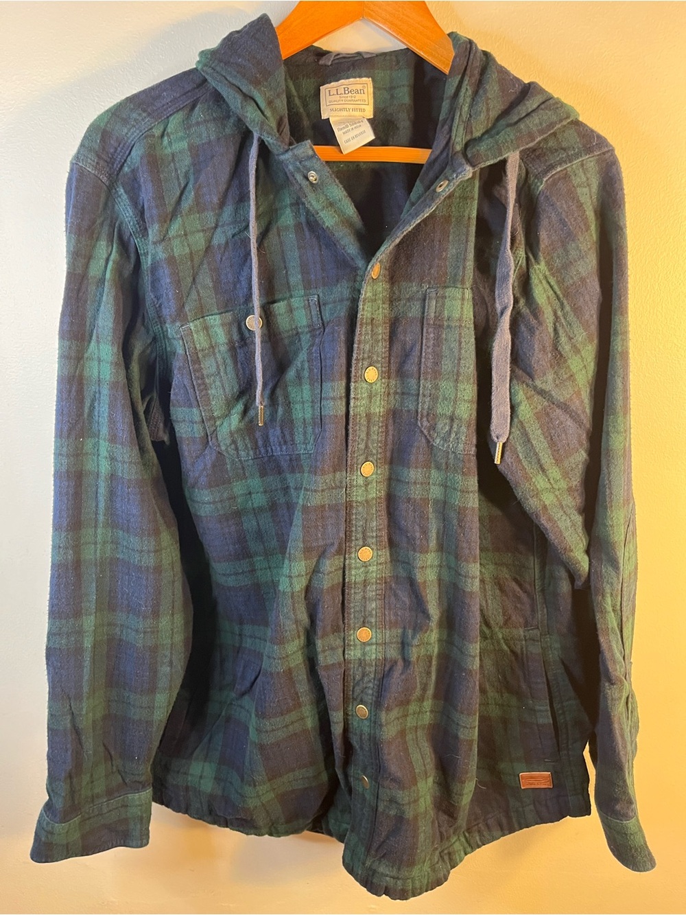 L.L. Bean Men’s Black Watch Plaid Hoodie Size Large Tall Button Closure